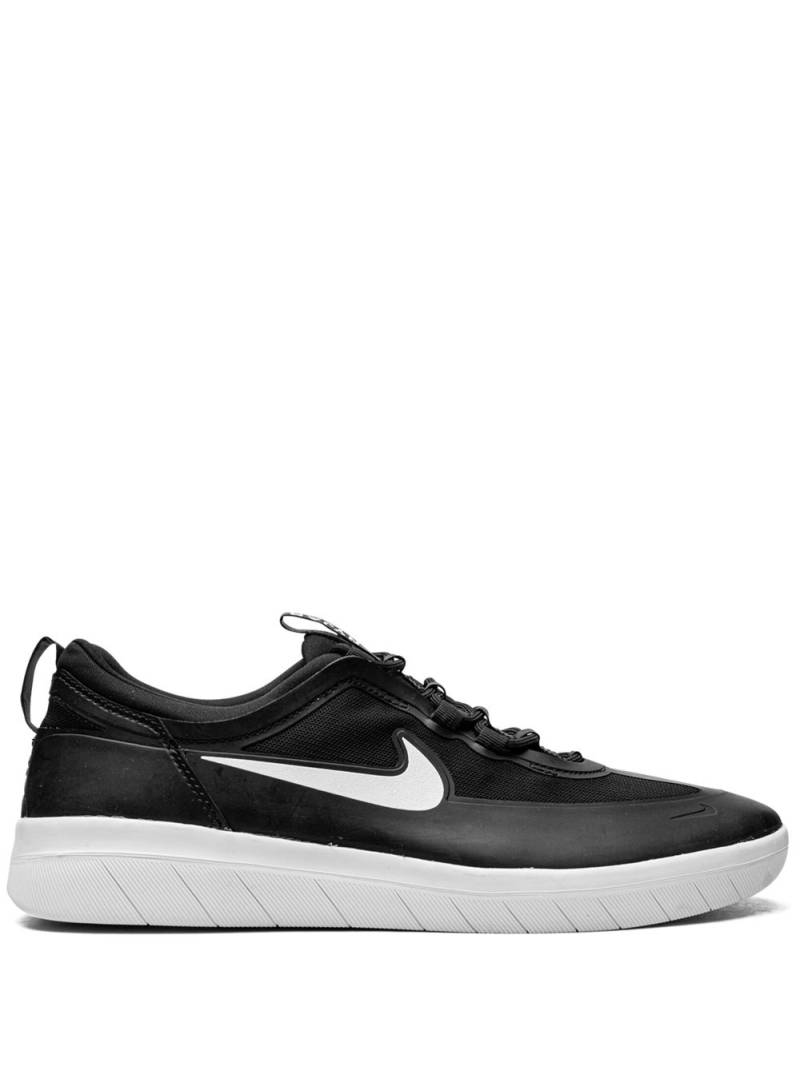 Nike Nyjah Free 2 SB "Black/Black/Black/White" sneakers von Nike