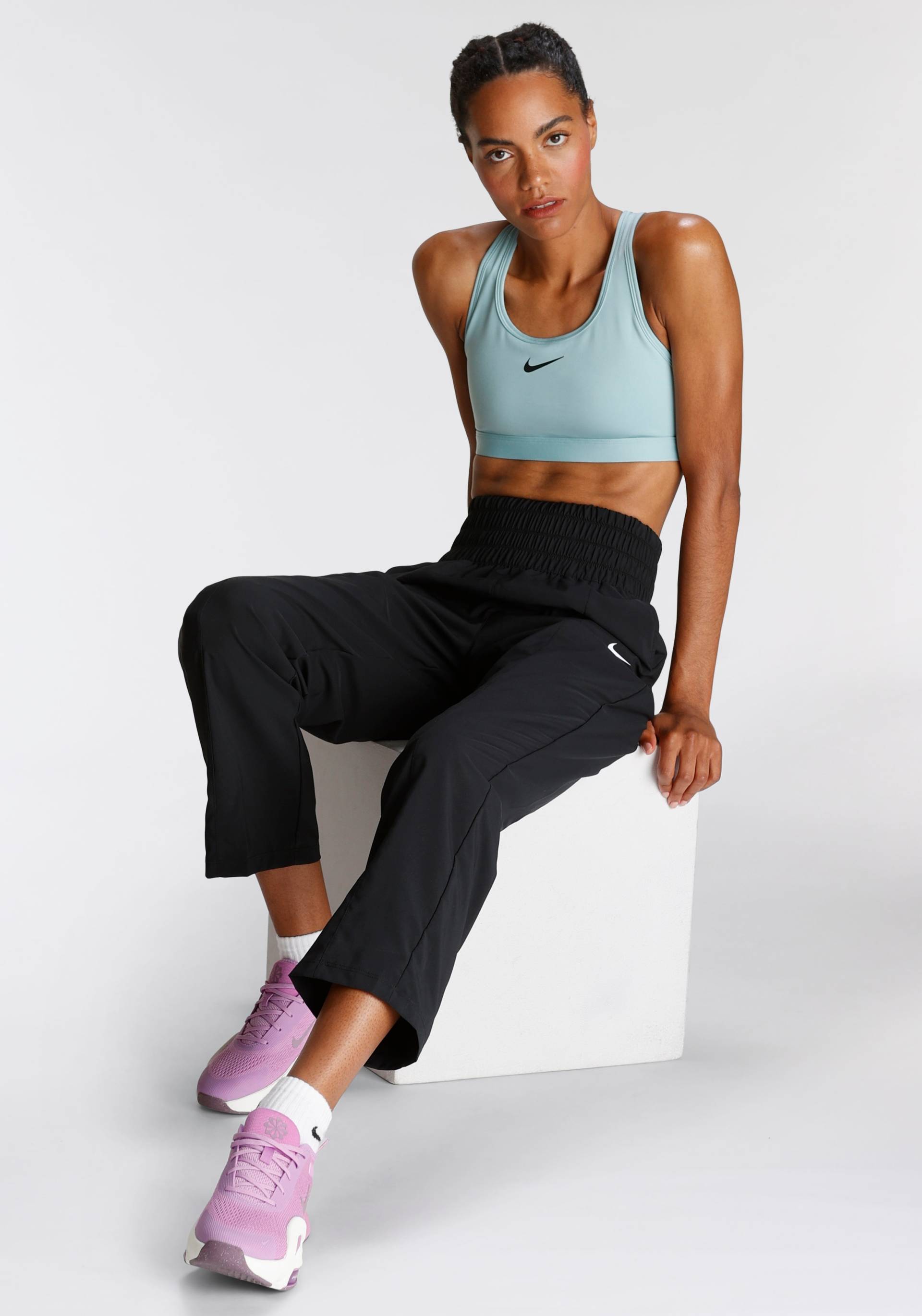 Nike Sport-BH »SWOOSH MEDIUM SUPPORT WOMEN'S PADDED SPORTS BRA« von Nike