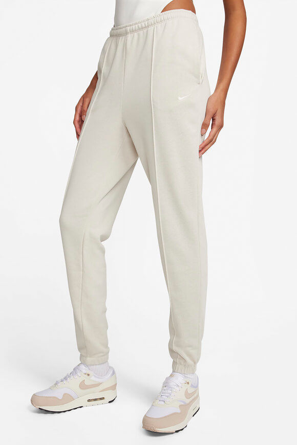 Nike Sportswear Chill Terry Sweathose | Light Orewood Brown + Sail | Damen | S Nike Sportswear Chill Terry Sweathose | Light Orewood Brown + Sail | Damen | S von Nike