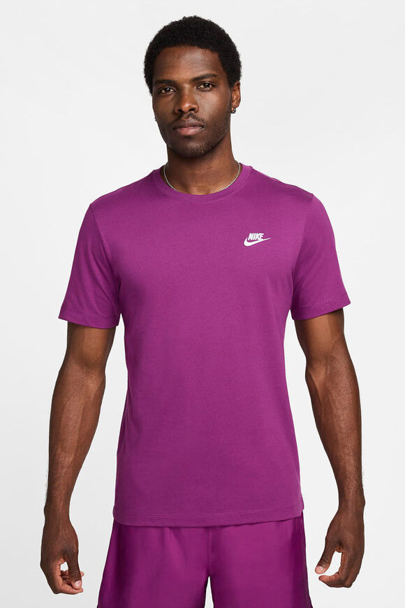 Nike Sportswear Club T-Shirt | Viotech | Herren  | M von Nike