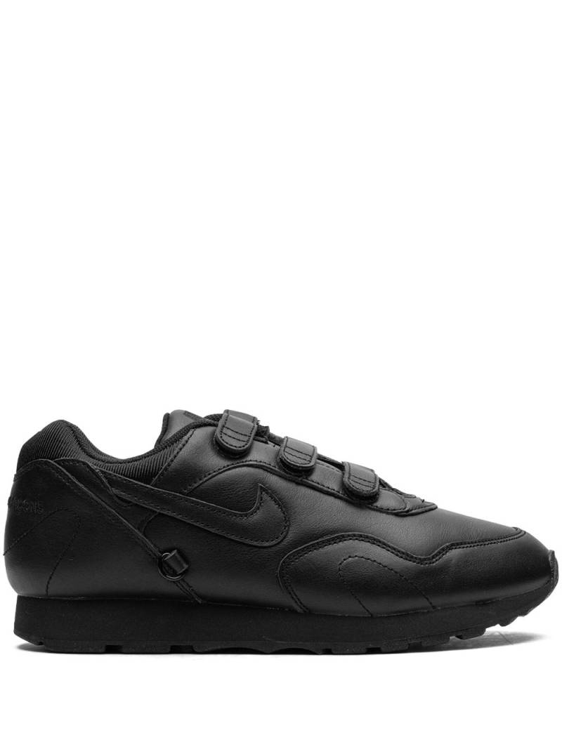 Nike x Comme Des Garçons Outburst "Triple Black" sneakers von Nike