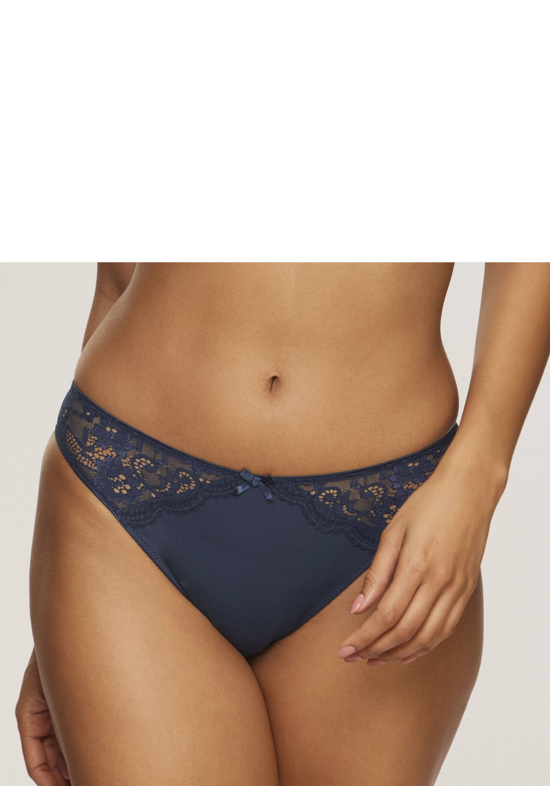 Nuance Slip, aus weichem Microtouch-Material mit Spitzeneinsätzen, Basic Nuance Slip, aus weichem Microtouch-Material mit Spitzeneinsätzen, Basic von Nuance