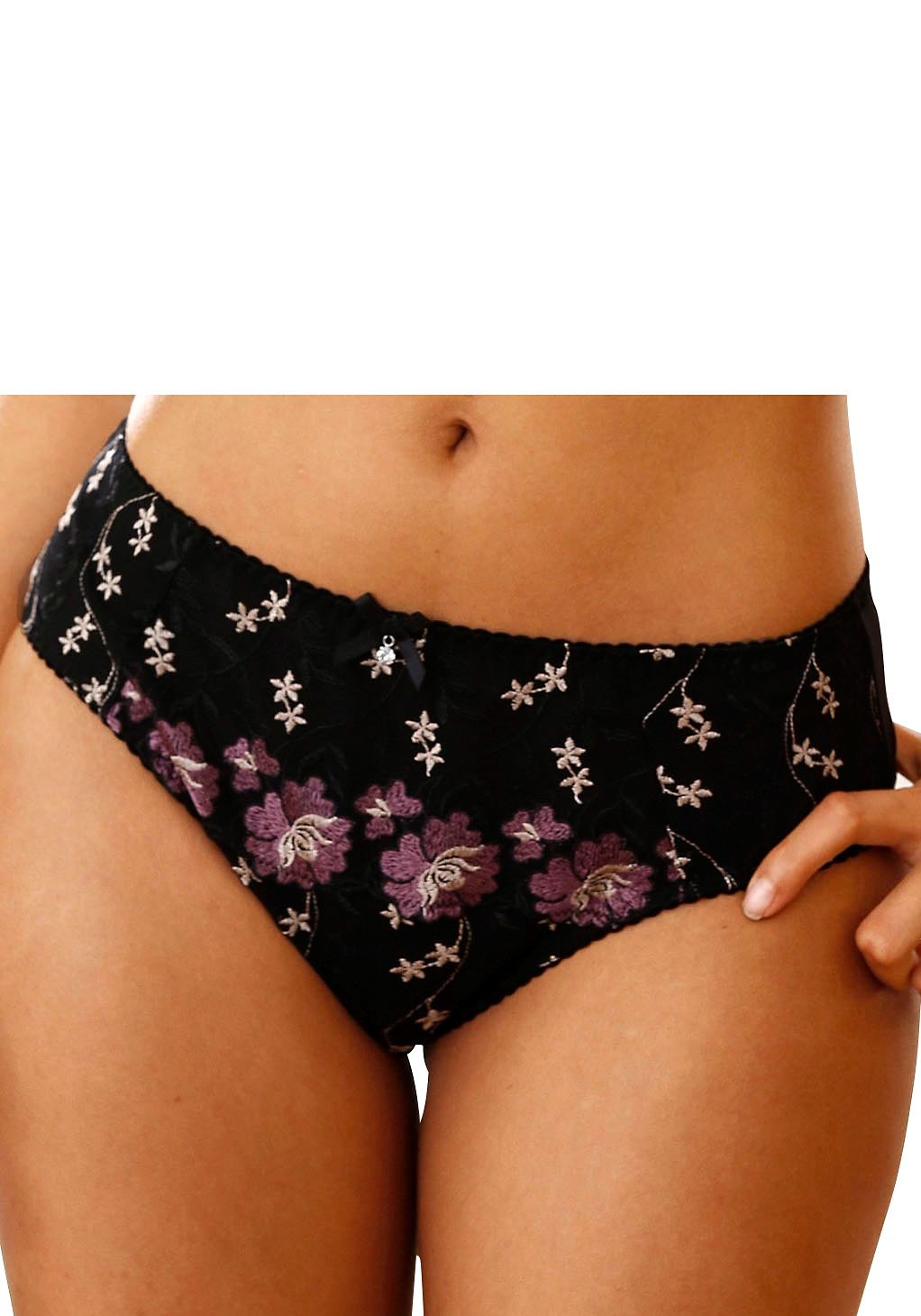 Nuance Slip, mit Blüten-Stickereien Nuance Slip, mit Blüten-Stickereien von Nuance