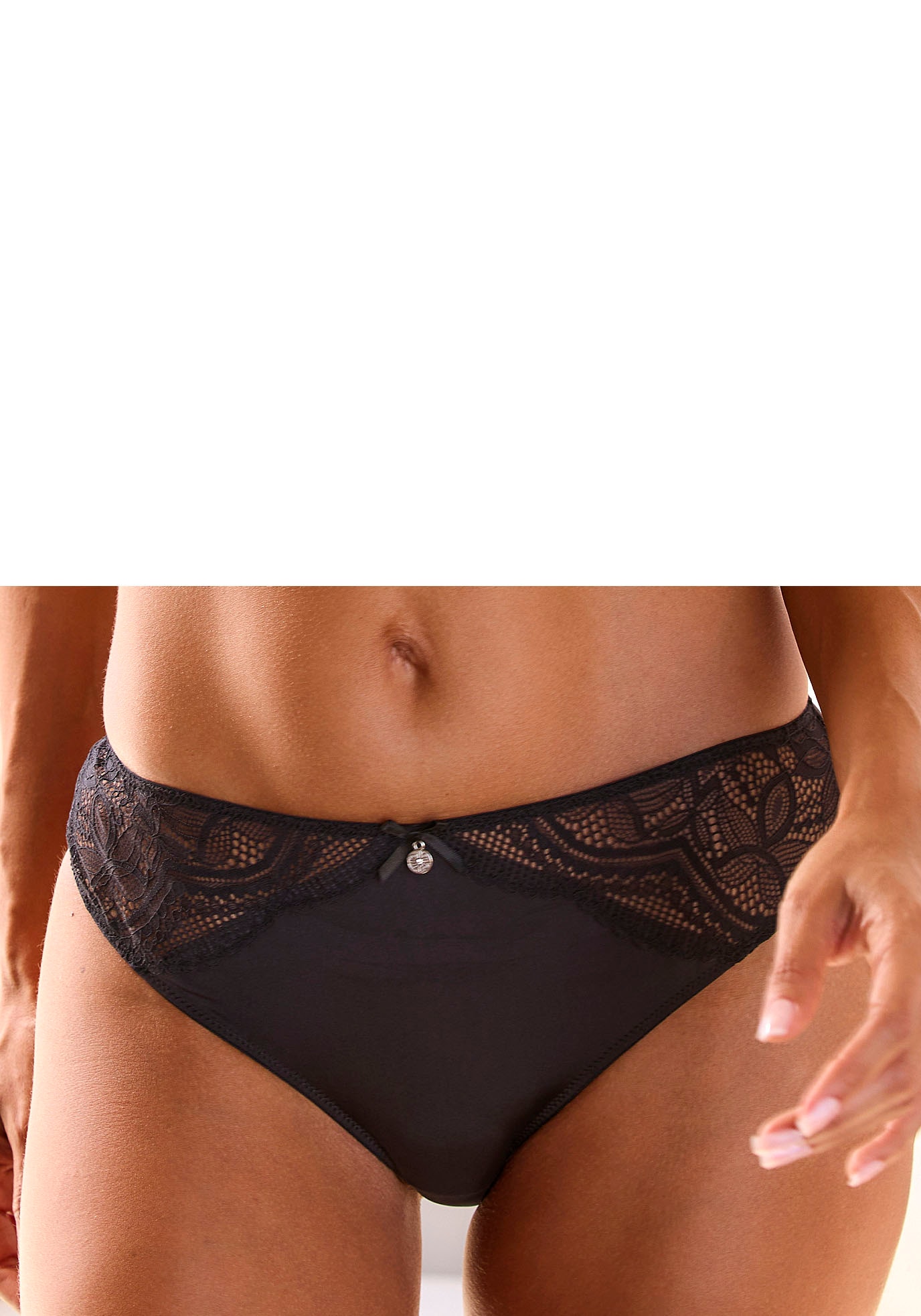 Nuance Tanga »Vivianna«, mit feinen Spitzen-Details von Nuance