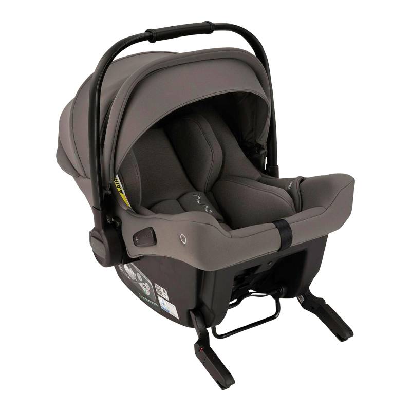 Babyschale PIPA urbn mit integrierter Isofix-Basis von Nuna