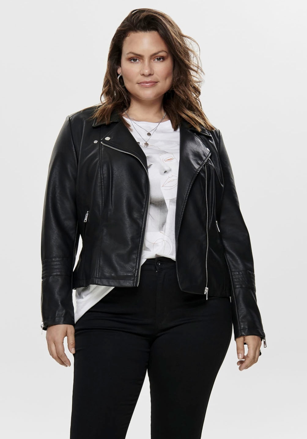 ONLY CARMAKOMA Lederimitatjacke »CAREMMY FAUX LEATHER BIKER« ONLY CARMAKOMA Lederimitatjacke »CAREMMY FAUX LEATHER BIKER« von ONLY CARMAKOMA