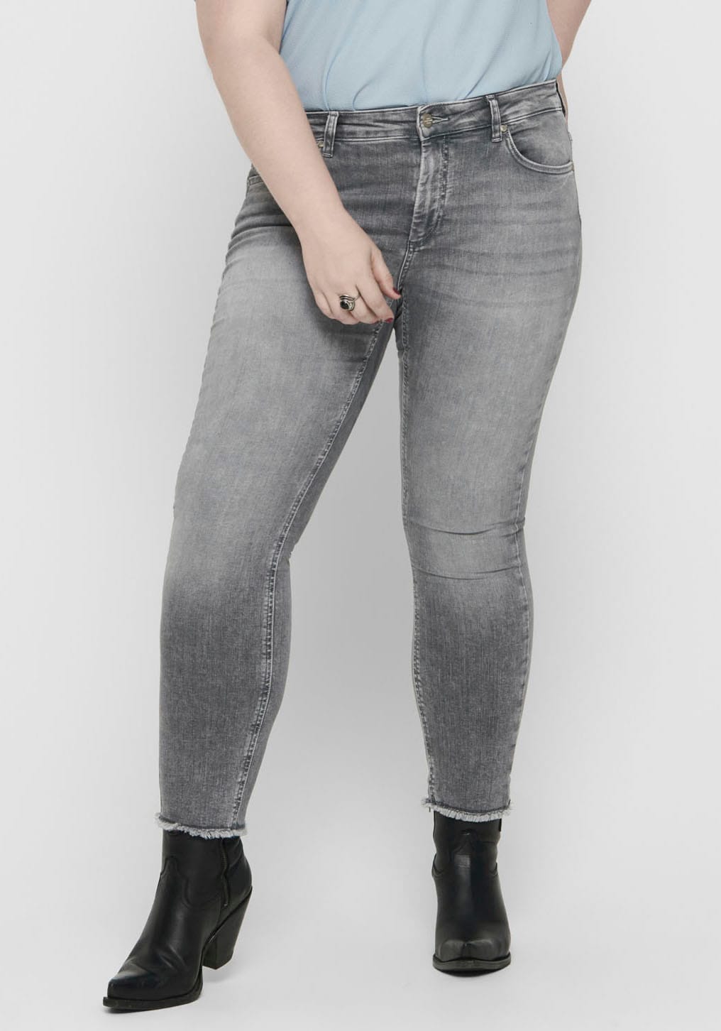 ONLY CARMAKOMA Skinny-fit-Jeans »CARWILLY REG SK ANK JNS«, in washed-out Optik von ONLY CARMAKOMA