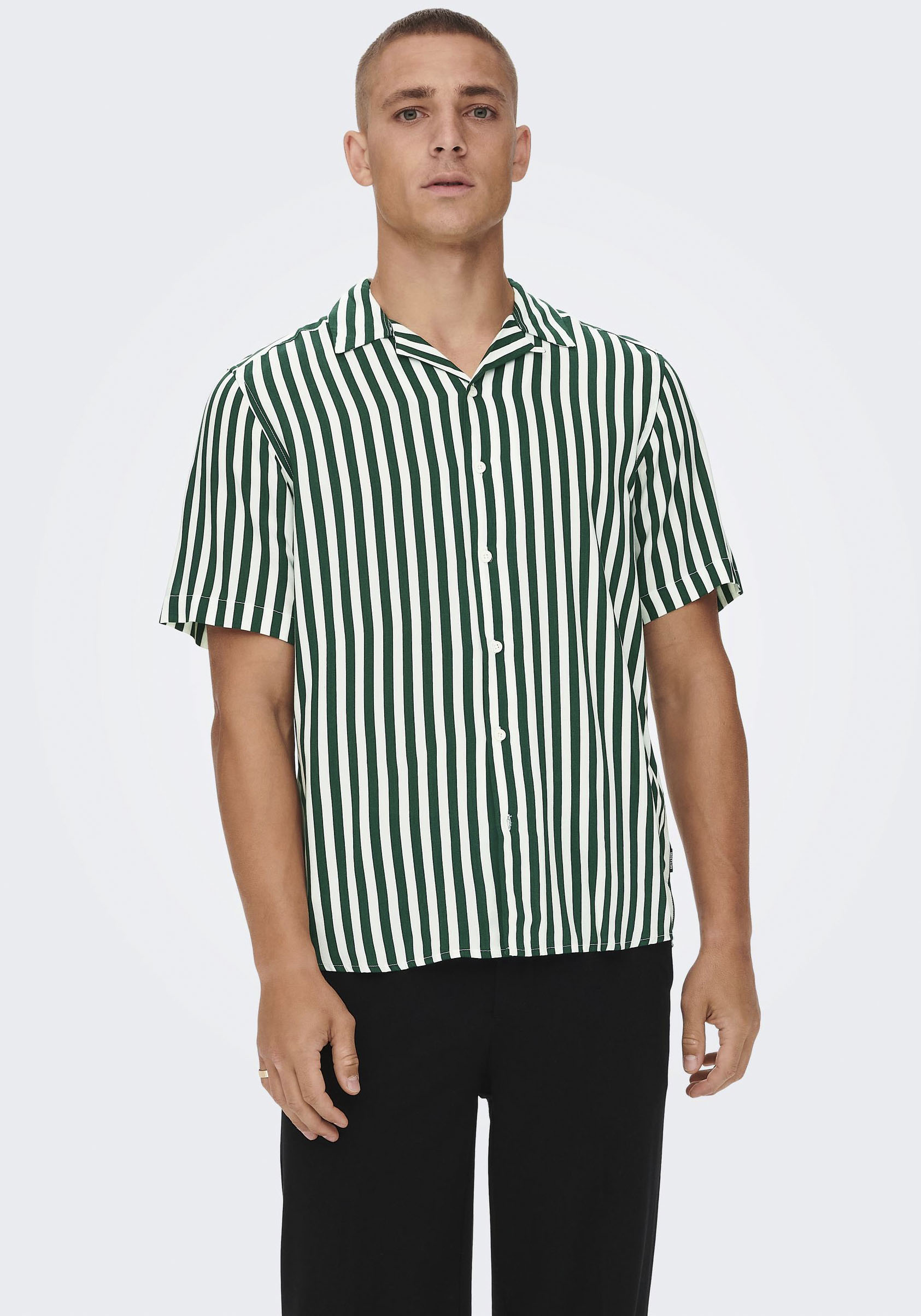 ONLY & SONS Kurzarmhemd »ONSWAYNE LIFE SS VISCOSE« ONLY & SONS Kurzarmhemd »ONSWAYNE LIFE SS VISCOSE« von ONLY & SONS