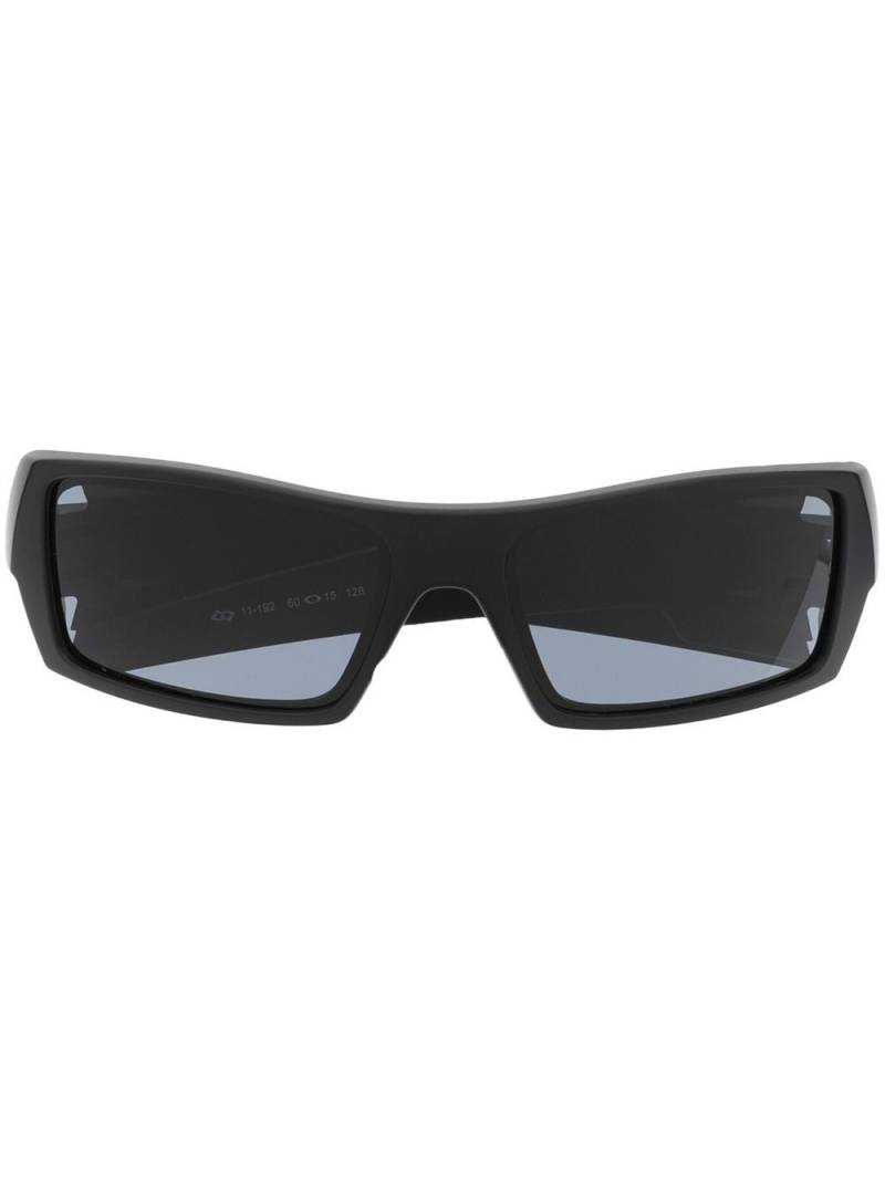 Oakley flag-plaque sunglasses - Black von Oakley