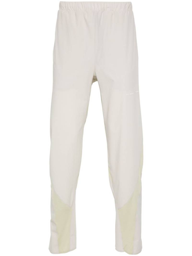 On Running x Post Archive Faction track pants - Neutrals von On Running