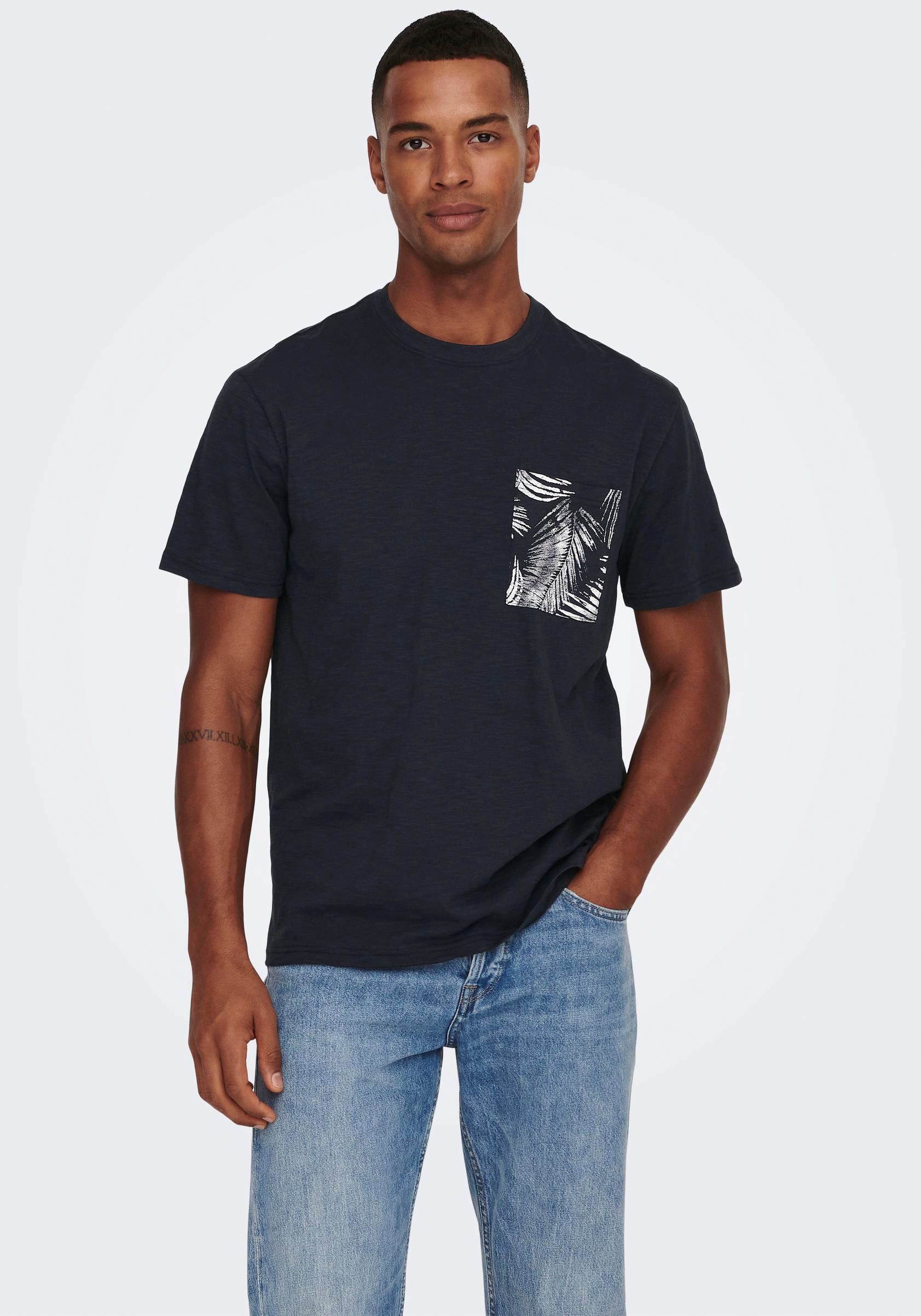 ONLY & SONS Rundhalsshirt »ONSPERRY LIFE REG LEAF POCKETTEE« von Only & Sons