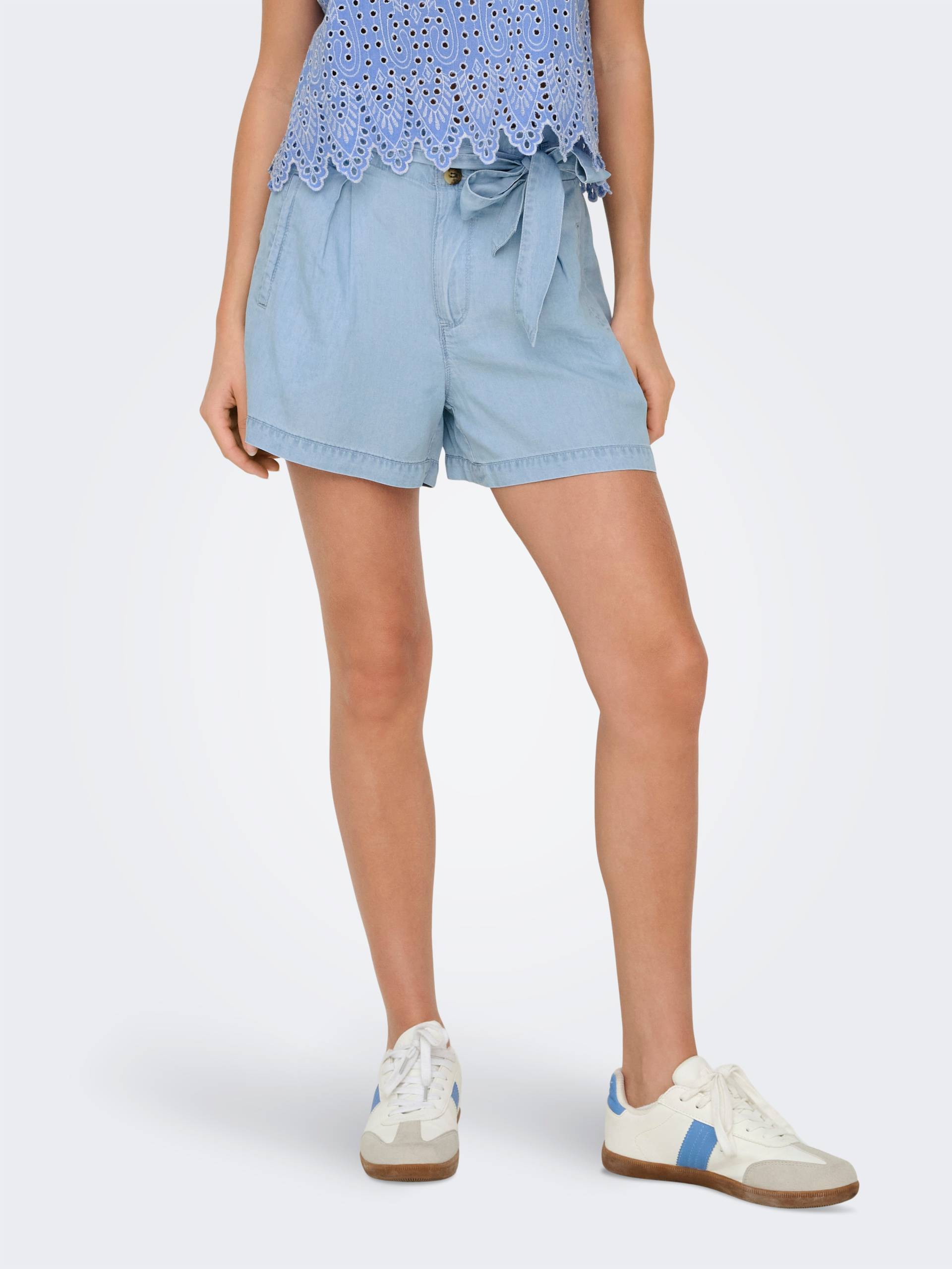 ONLY Shorts »ONLCHARIS LIFE HW BELT SHORTS CC WVN« ONLY Shorts »ONLCHARIS LIFE HW BELT SHORTS CC WVN« von Only