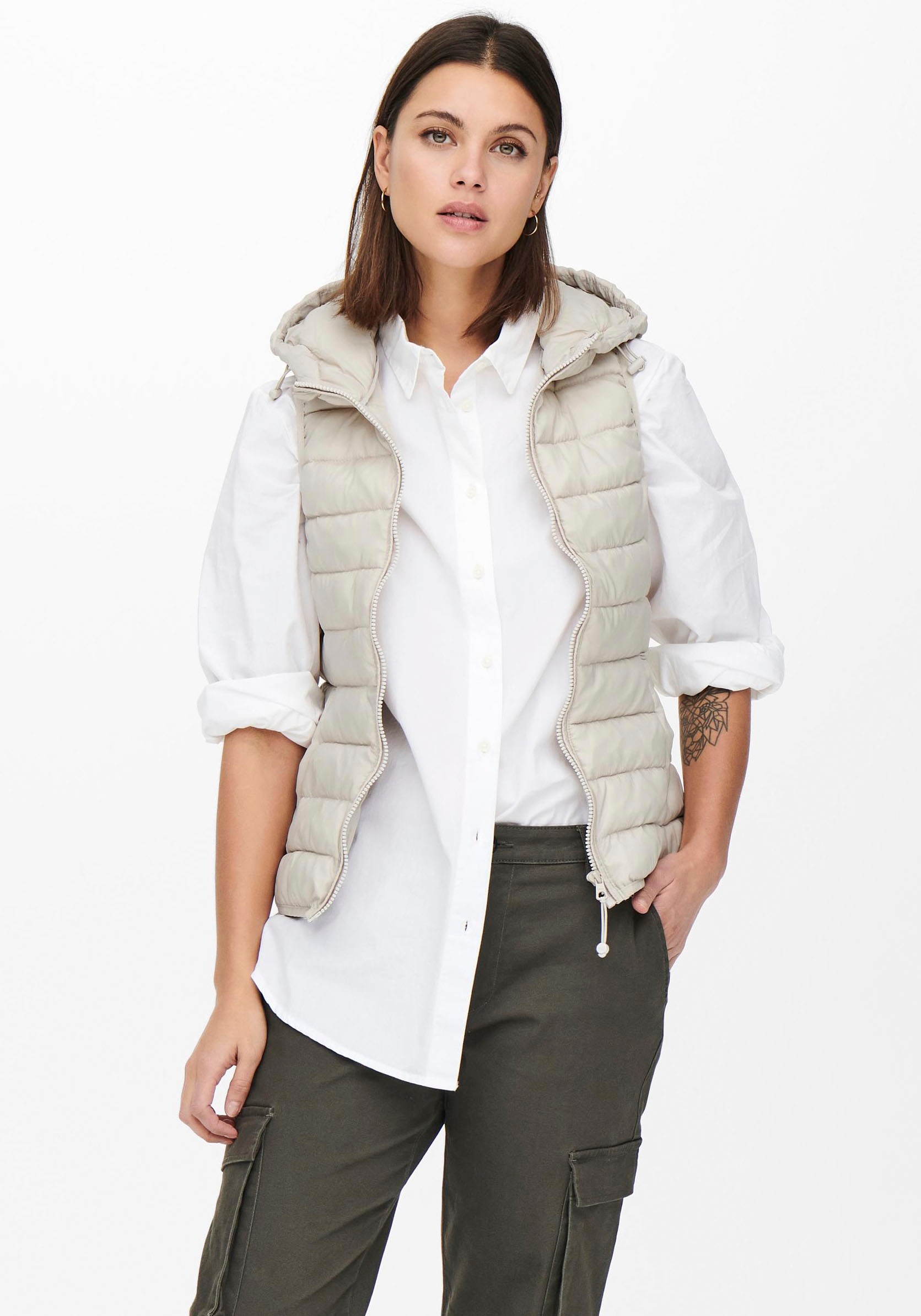 ONLY Steppweste »ONLNEWTAHOE HOOD WAISTCOAT OTW NOOS« ONLY Steppweste »ONLNEWTAHOE HOOD WAISTCOAT OTW NOOS« von Only