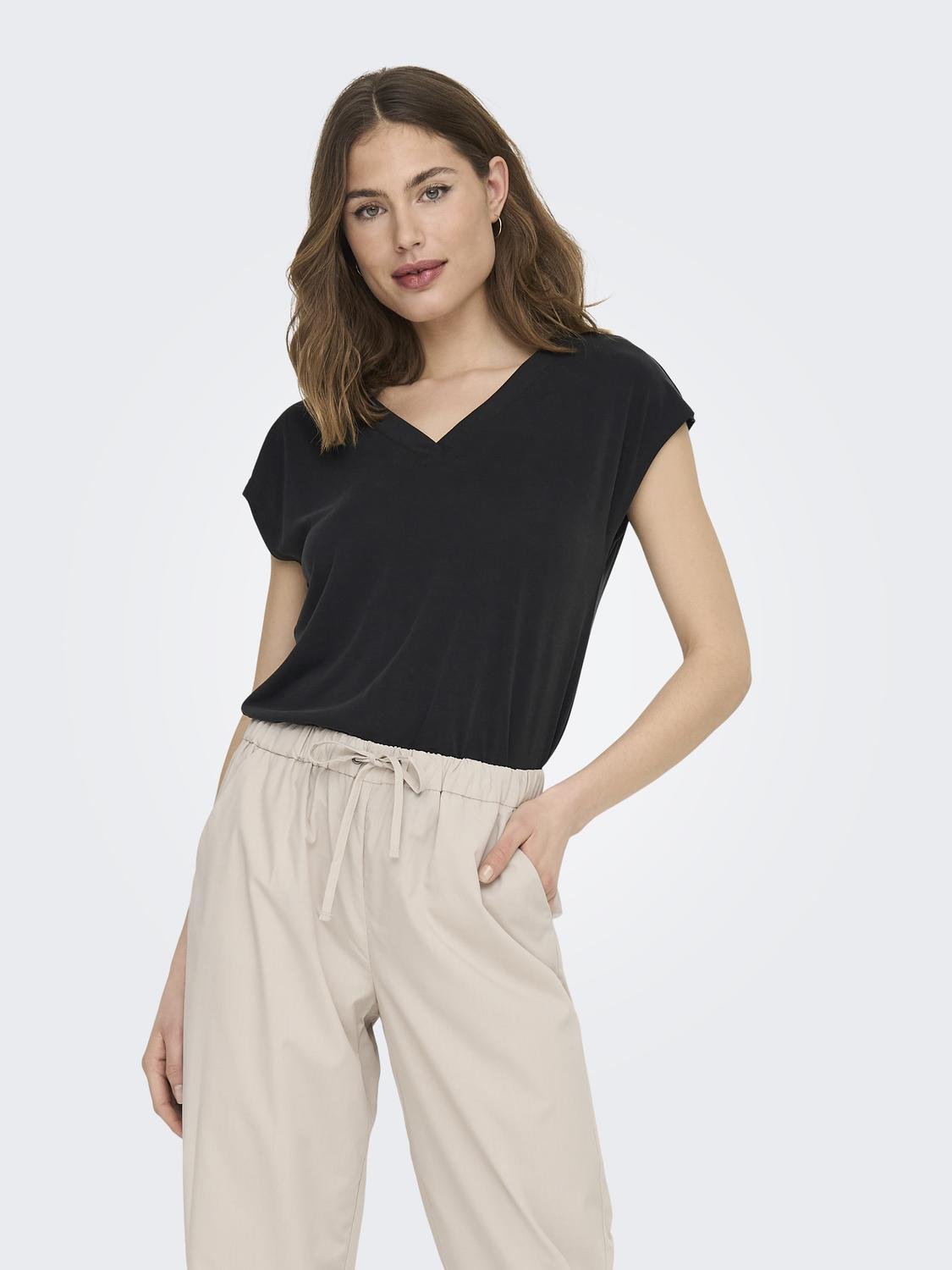 ONLY V-Shirt »ONLFREE S/S MODAL V-NEC TOP BOX JRS NOOS« ONLY V-Shirt »ONLFREE S/S MODAL V-NEC TOP BOX JRS NOOS« von Only