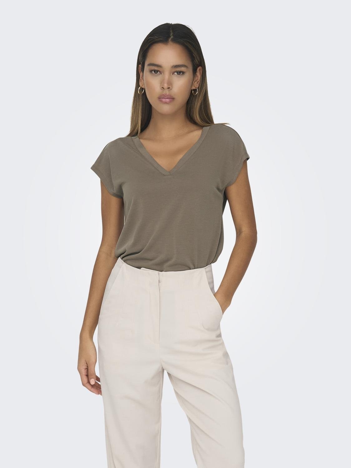 ONLY V-Shirt »ONLFREE S/S MODAL V-NEC TOP BOX JRS NOOS« ONLY V-Shirt »ONLFREE S/S MODAL V-NEC TOP BOX JRS NOOS« von Only