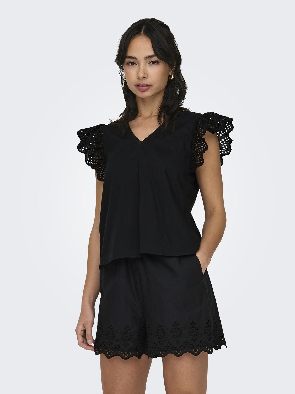 ONLY V-Shirt »ONLLOU EMB S/S FRILL TOP PTM« von Only