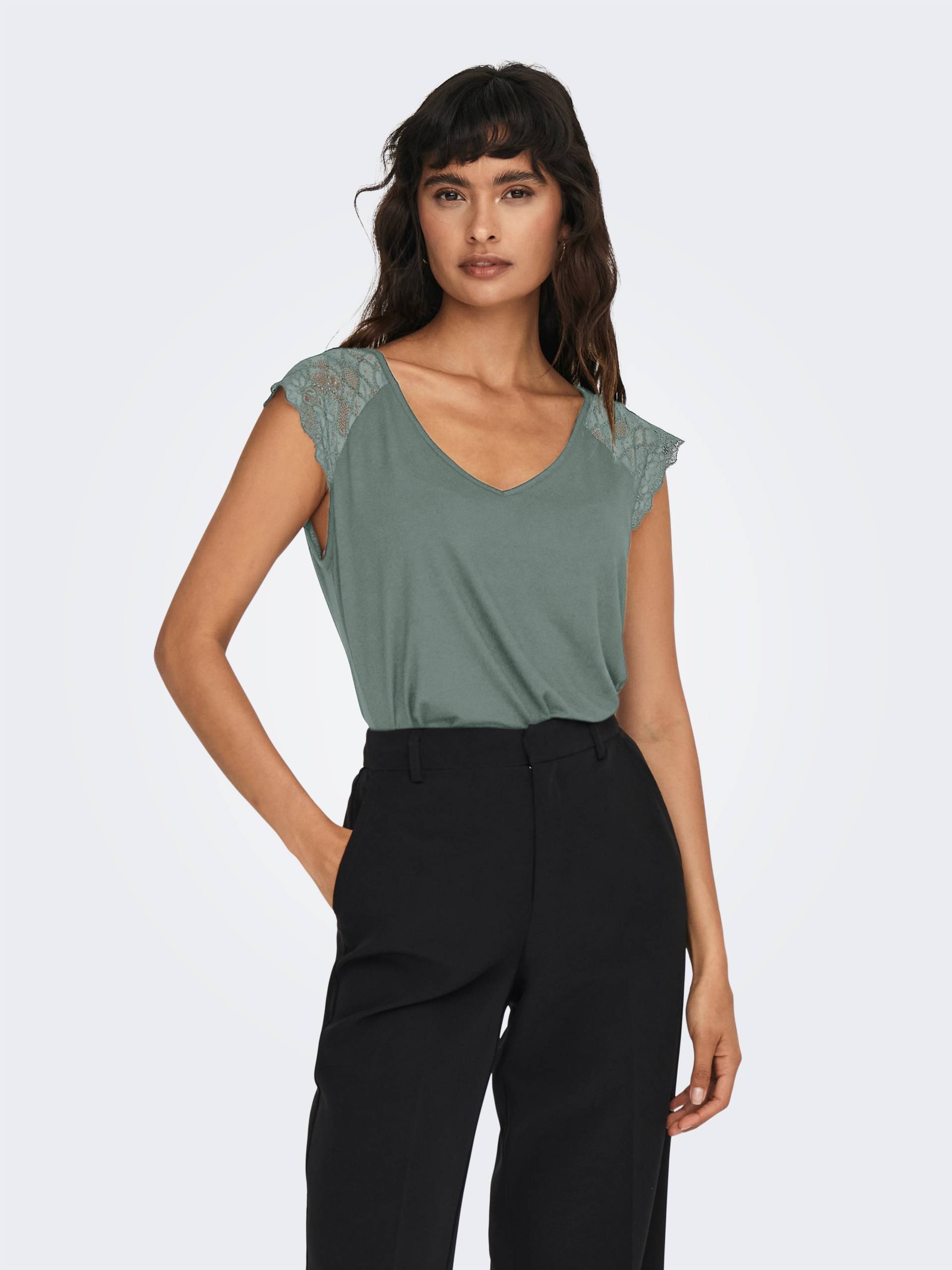 ONLY V-Shirt »ONLPETRA S/S LACE MIX TOP CS JRS« ONLY V-Shirt »ONLPETRA S/S LACE MIX TOP CS JRS« von Only
