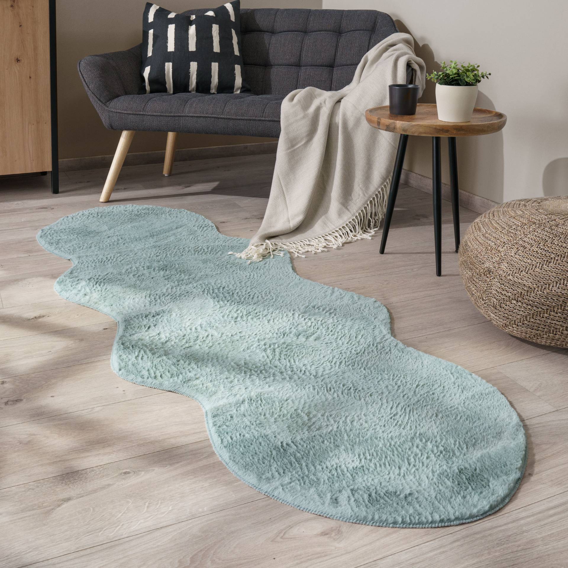 Paco Home Fellteppich »Pelt 640«, fellförmig, 16 mm Höhe, Kunstfell, Uni Farben, sehr weicher Flor von PACO HOME