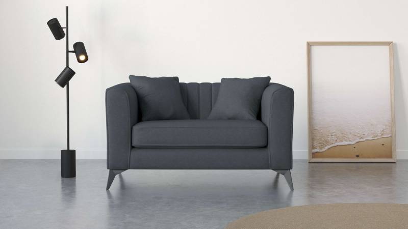 Places of Style Loveseat »MATTHEW B/T/H: 130/86/74 cm Sessel«, incl. Zierkissen, feine Steppung im Rücken, belastbar bis 200kg von PLACES OF STYLE