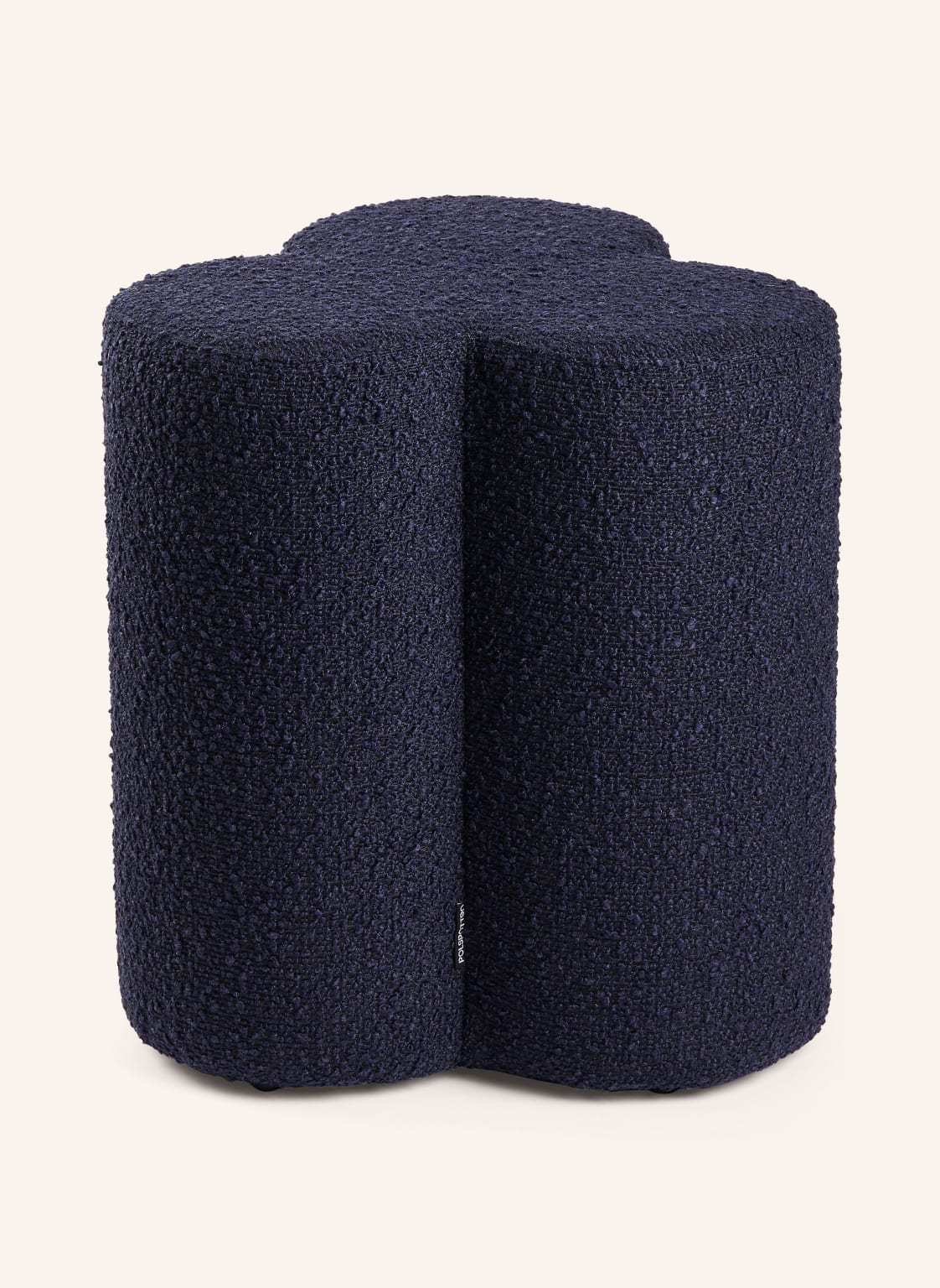 Polspotten Bouclé-Hocker Clover blau Polspotten Bouclé-Hocker Clover blau von POLSPOTTEN