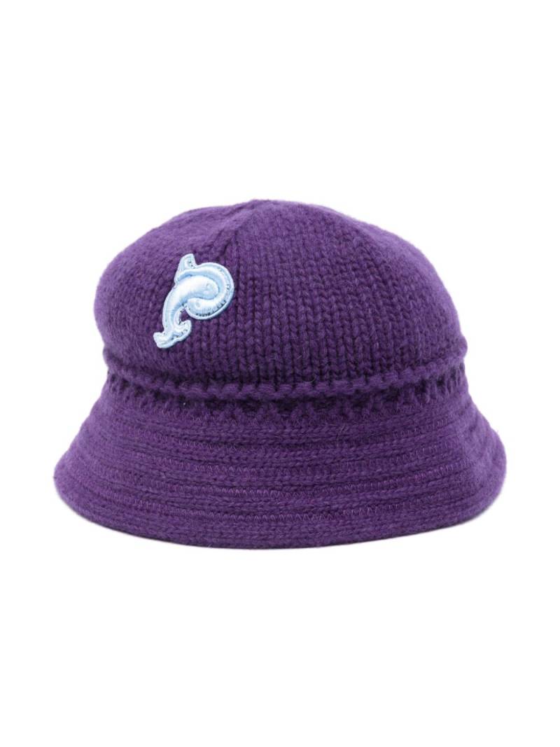 PUCCI Junior logo-patch knitted bucket hat - Purple von PUCCI Junior