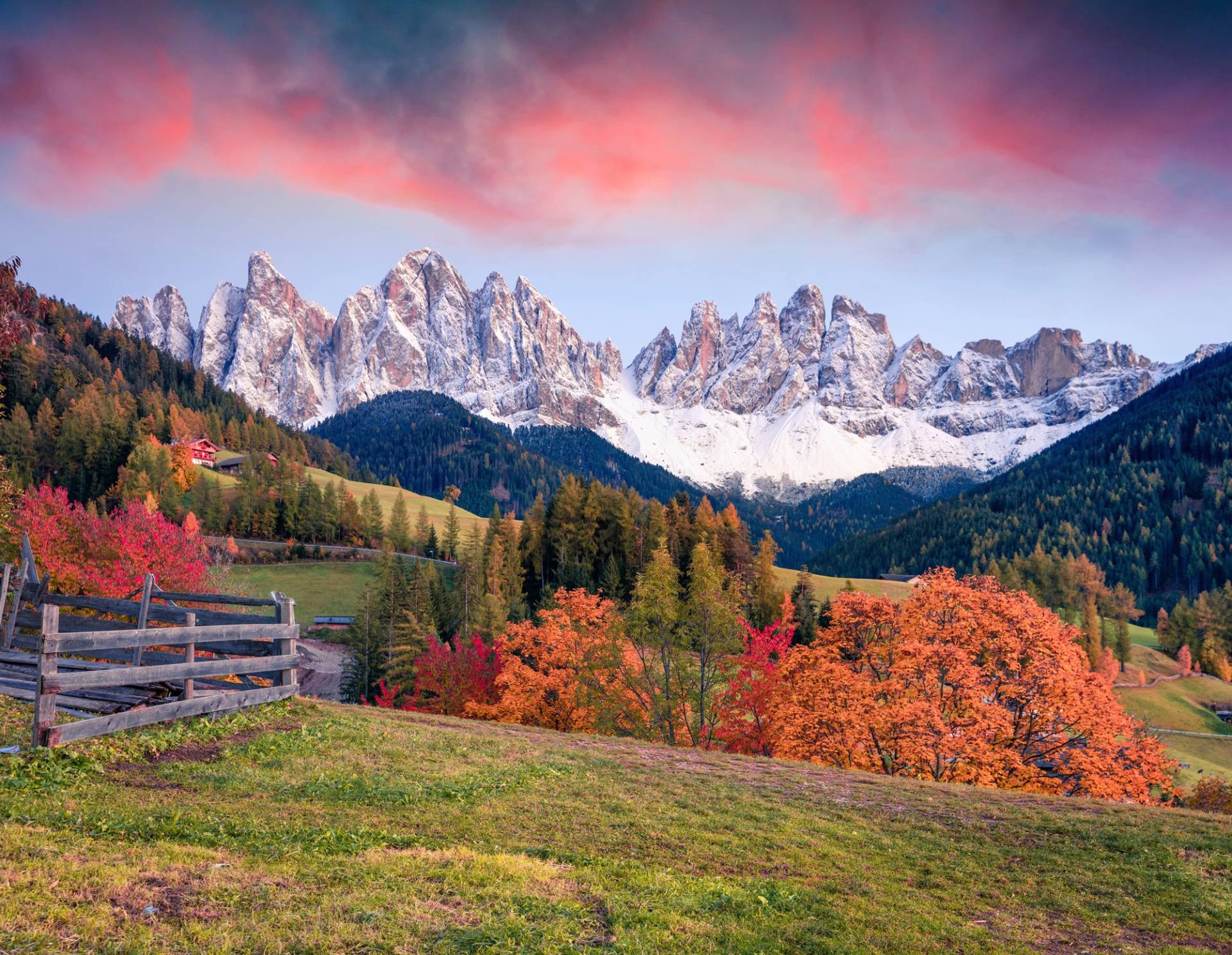 Papermoon Fototapete »ALPEN-DOLOMITEN DORF und Landschaft« von Papermoon