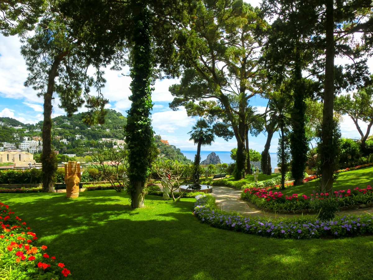 Papermoon Fototapete »Capri Island Garden« Papermoon Fototapete »Capri Island Garden« von Papermoon