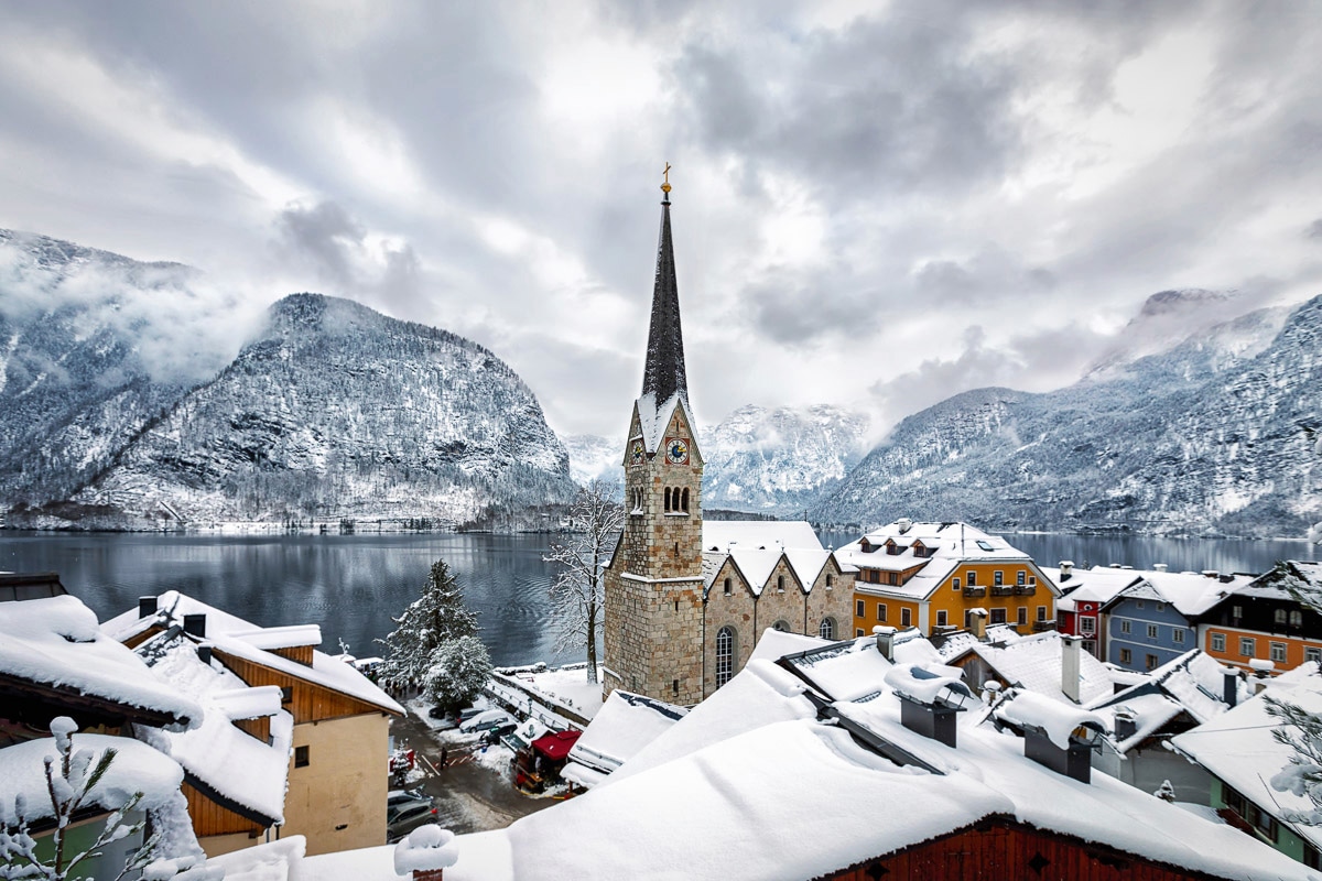 Papermoon Fototapete »Dorf im Schnee« von Papermoon