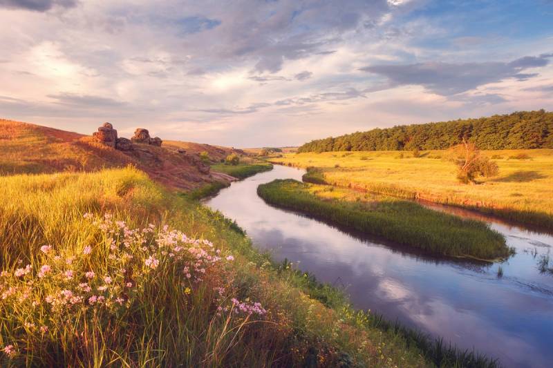 Papermoon Fototapete »Fluss durch Landschaft« von Papermoon