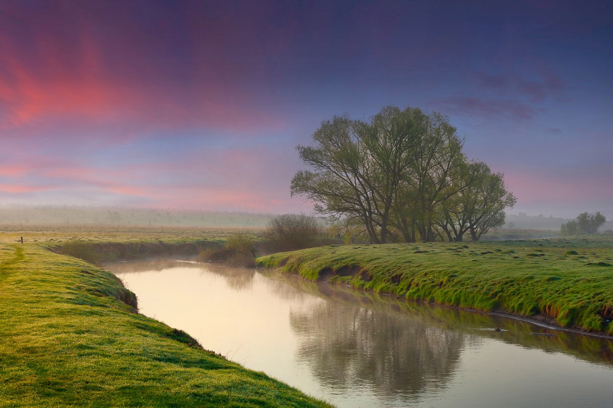 Papermoon Fototapete »Fluss in Landschaft« von Papermoon