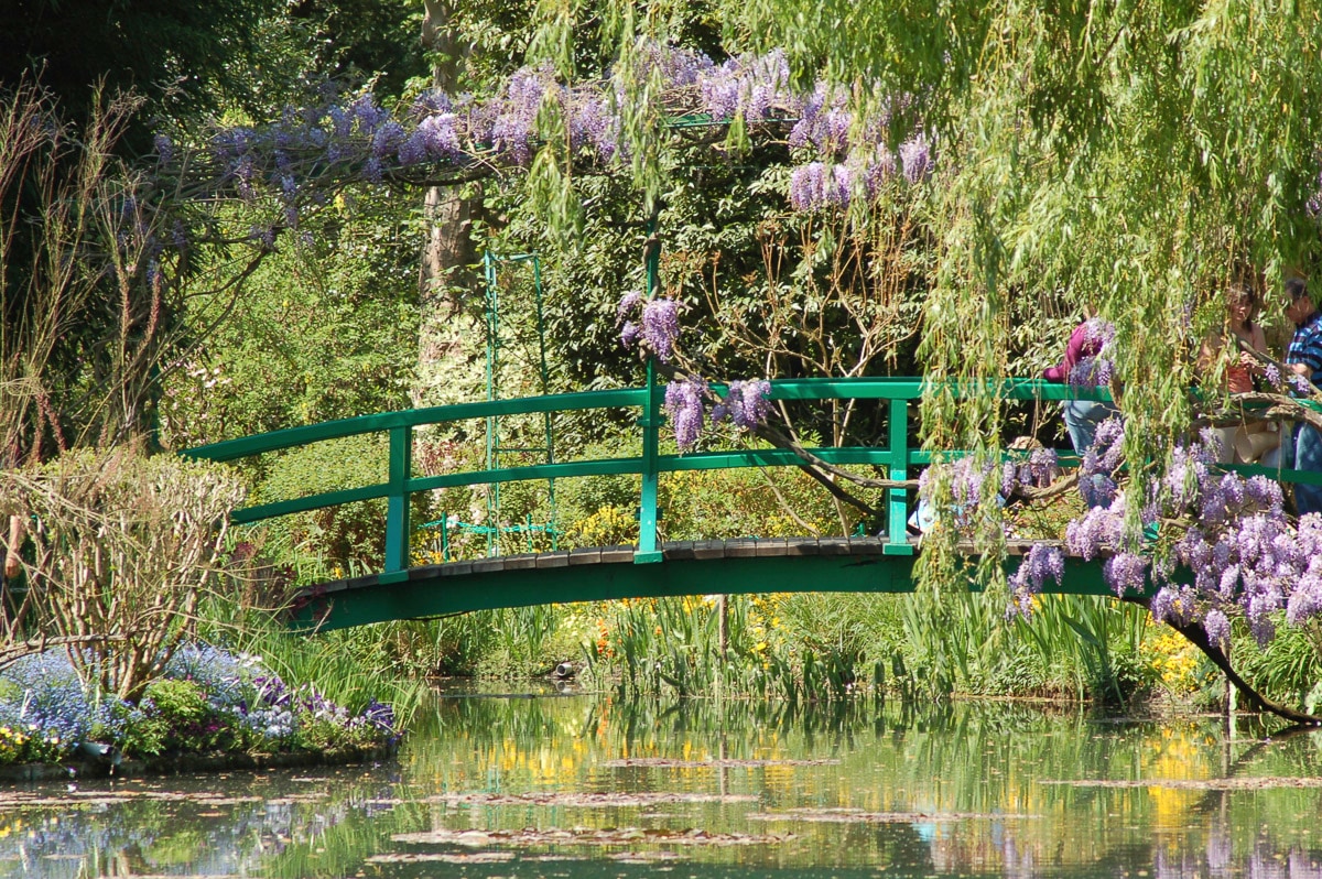 Papermoon Fototapete »Giverney - Monets Garten.« von Papermoon