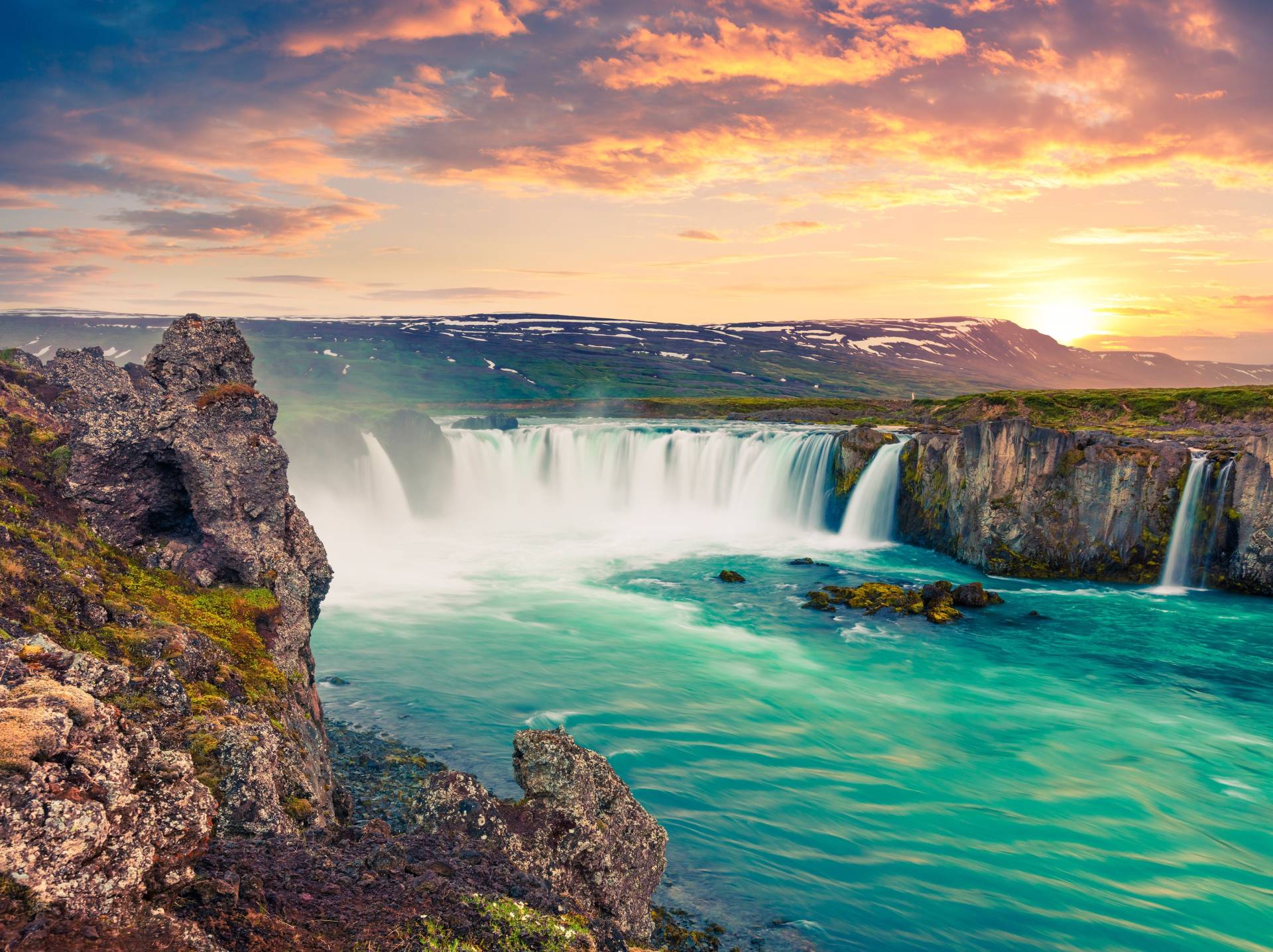 Papermoon Fototapete »Godafoss Waterfall Iceland« von Papermoon