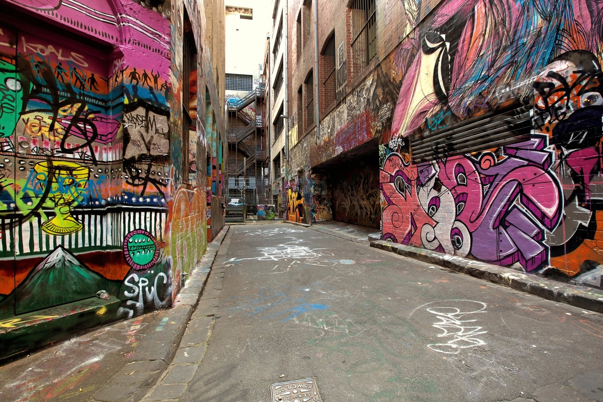 Papermoon Fototapete »Graffiti-Gasse« Papermoon Fototapete »Graffiti-Gasse« von Papermoon
