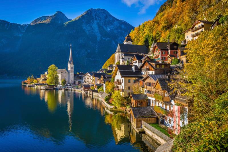 Papermoon Fototapete »Hallstatt Mountain Village« von Papermoon