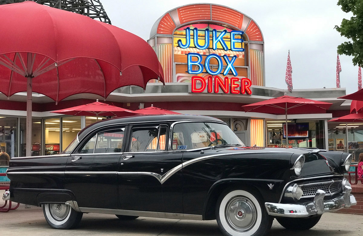 Papermoon Fototapete »JUKE BOX DINER-OLDTIMER NEON ROUTE 66 VINTAGE RETRO XXL« von Papermoon