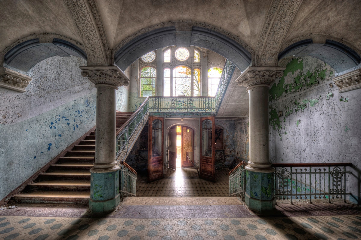 Papermoon Fototapete »Lost Space Beelitz« von Papermoon