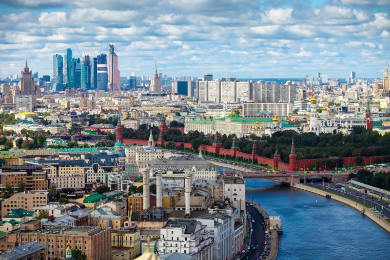 Papermoon Fototapete »MOSKAU-STADT FLUSS SKYLINE BRÜCKEN KREML ROTE PLATZ« von Papermoon