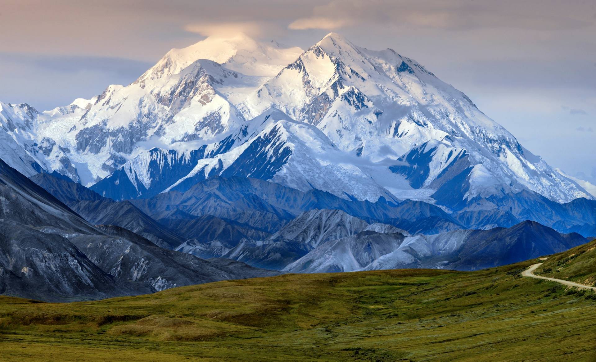 Papermoon Fototapete »MOUNT MCKINLEY-ALASKY GEBIRGE WALD BERGE SONNE ALPEN« von Papermoon