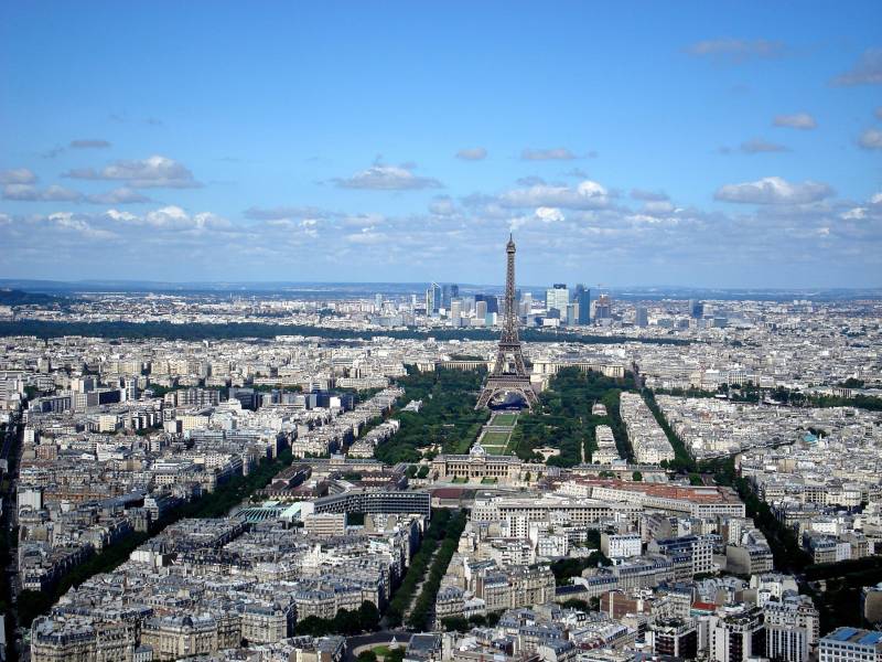 Papermoon Fototapete »PARIS-FRANKREICH STADT SKYLINE TOUR EIFFEL KUNST MODE« von Papermoon