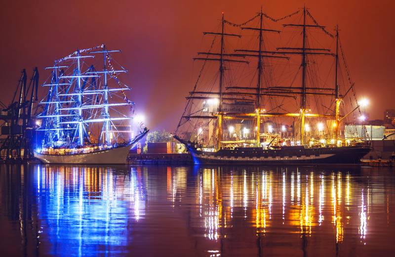 Papermoon Fototapete »PIRATENSCHIFFE-PIRATEN SCHIFFE PIRAT SCHIFF KÜSTE MEER« von Papermoon