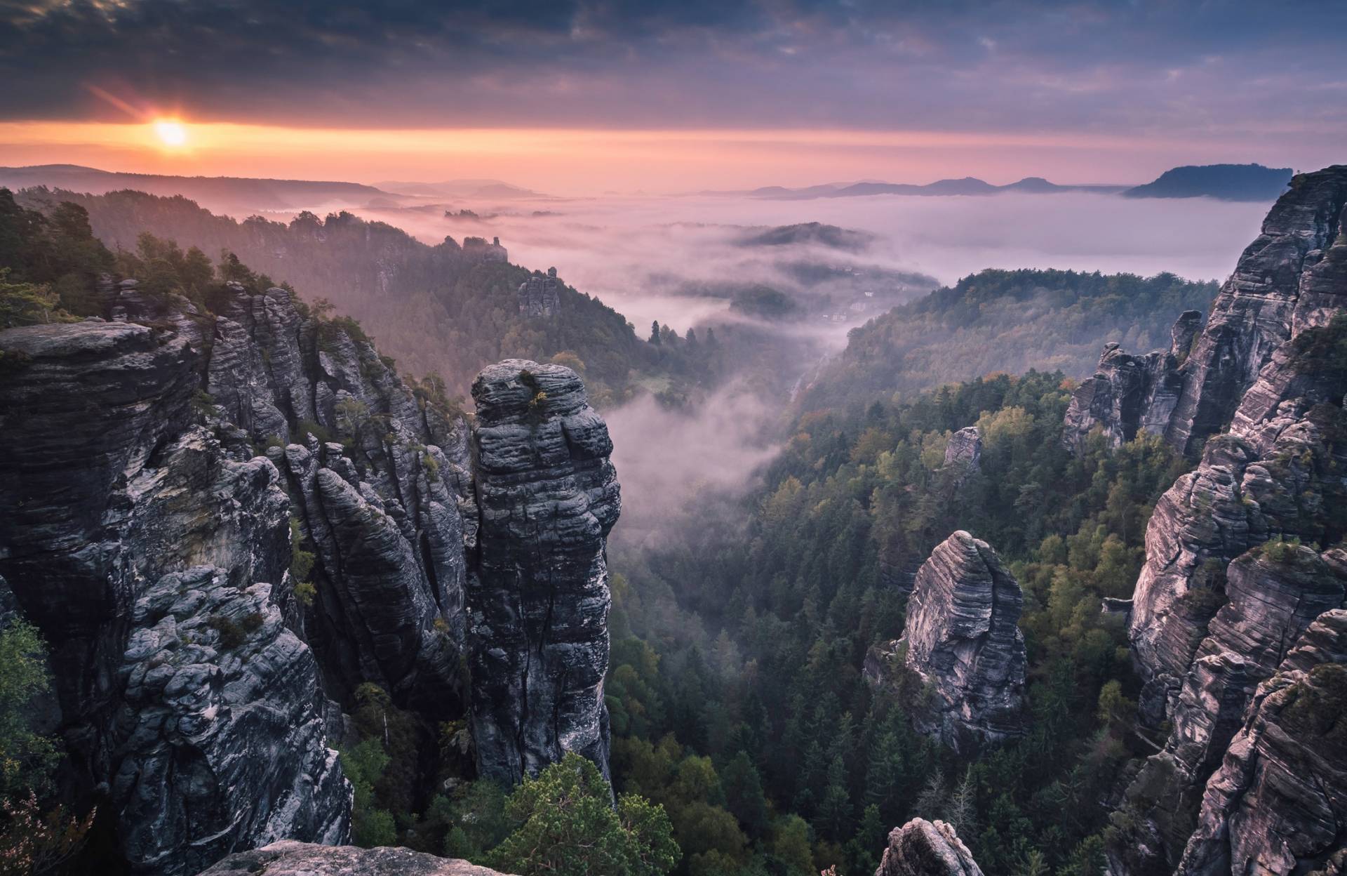 Papermoon Fototapete »Photo-Art ANDREAS WONISCH, SONNENAUFGANG AUF DEN FELSEN« von Papermoon