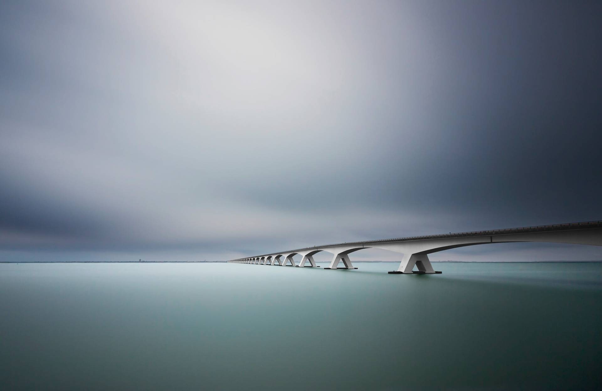 Papermoon Fototapete »Photo-Art ARTHUR VAN ORDEN, DIE UNENDLICHE BRÜCKE« von Papermoon