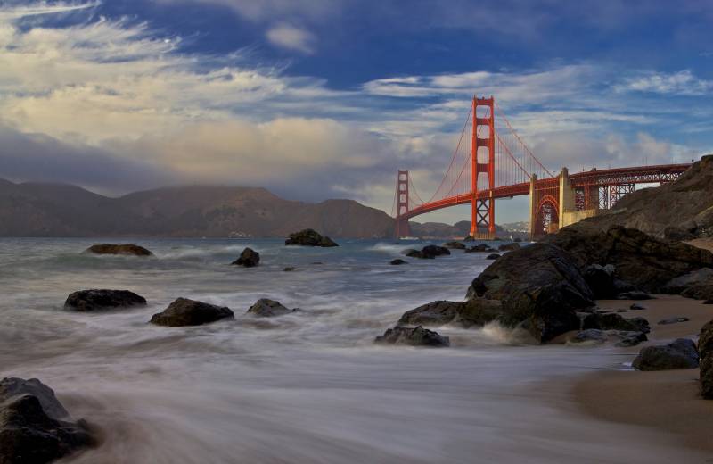 Papermoon Fototapete »Photo-Art EVGENY VASENEV, GOLDEN GATE BRIDGE« von Papermoon