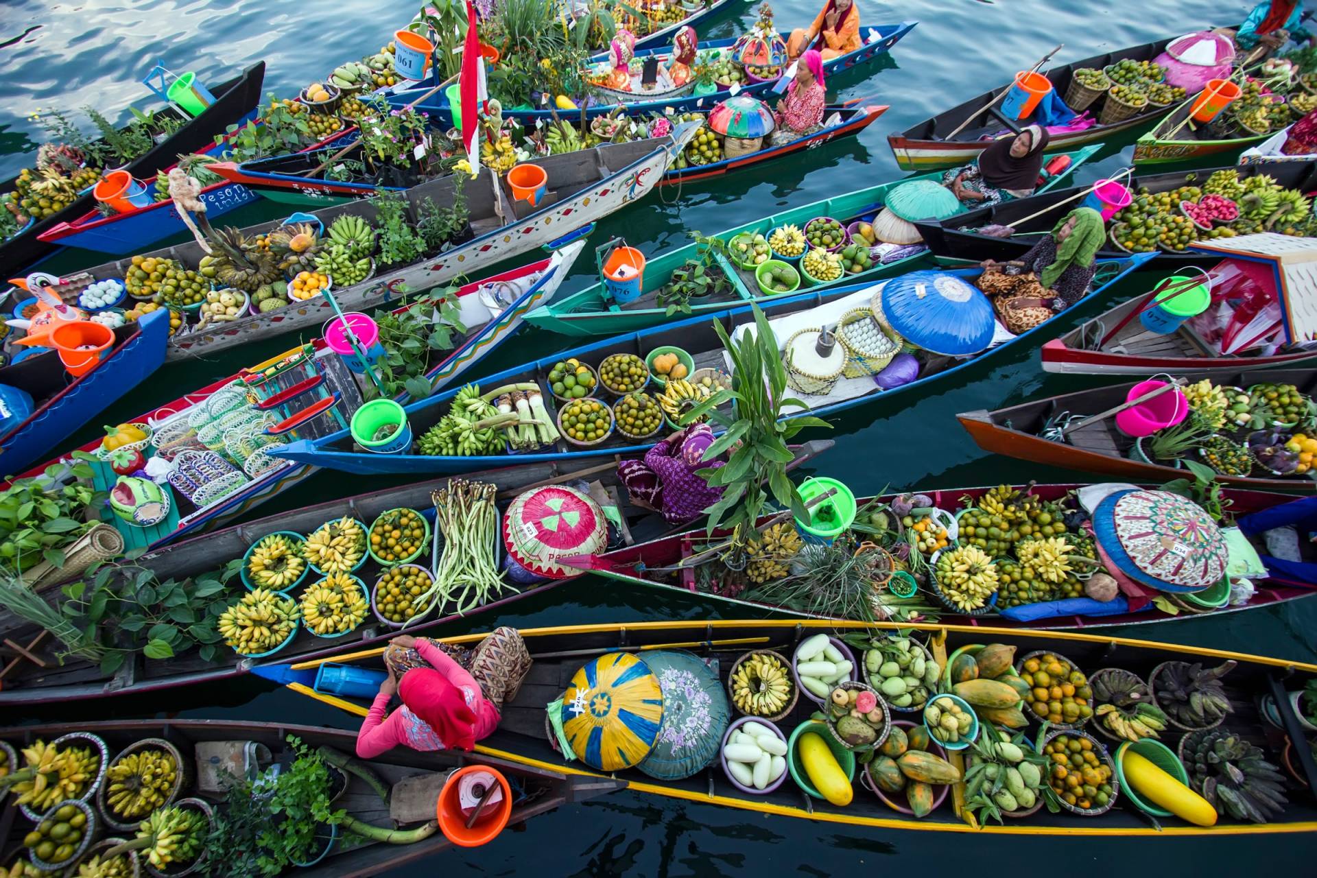 Papermoon Fototapete »Photo-Art FAUZAN MAUDUDDIN, BANJARMASIN FLOATING MARKET« von Papermoon