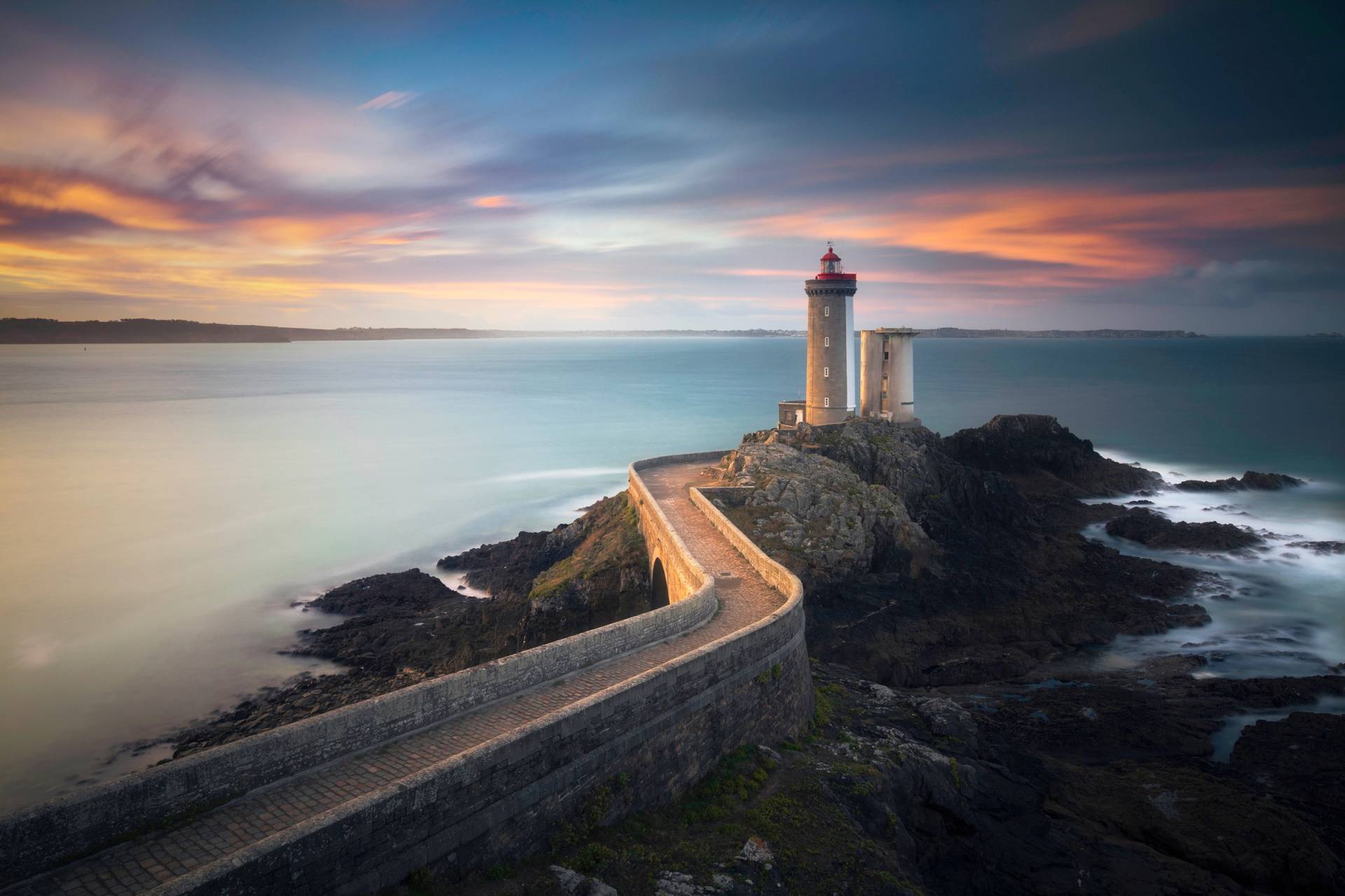 Papermoon Fototapete »Photo-Art FIORENZO CAROZZI, LE PHARE DU PETIT MINOU« von Papermoon