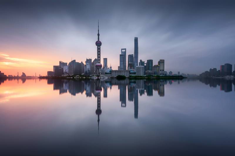 Papermoon Fototapete »Photo-Art JESUS M GARCIA, GUTEN MORGEN SHANGHAI« von Papermoon