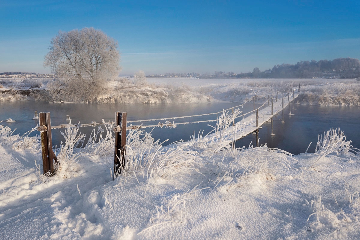 Papermoon Fototapete »Schneelandschaft« von Papermoon