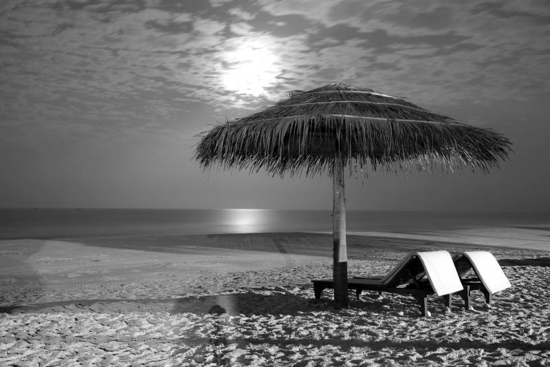 Papermoon Fototapete »Strand Schwarz & Weiss« von Papermoon