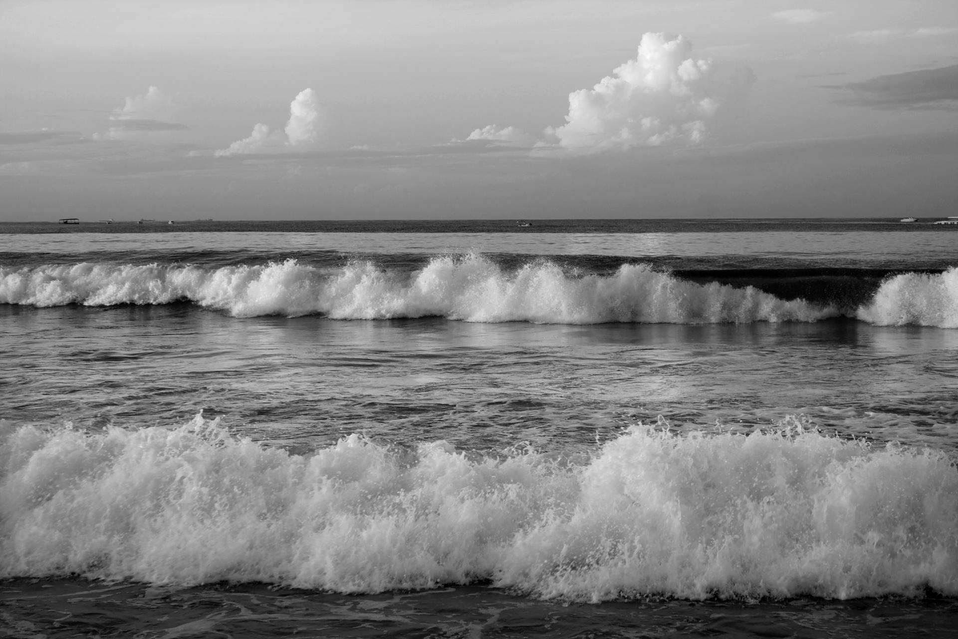 Papermoon Fototapete »Strand Schwarz & Weiss« von Papermoon