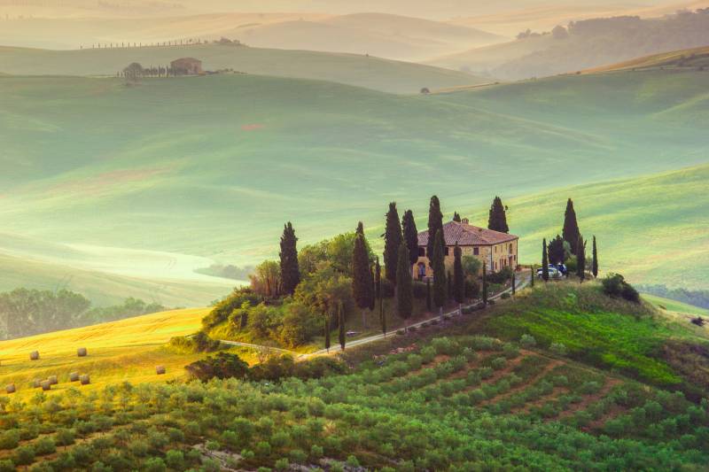 Papermoon Fototapete »Tuscany Farm Landscape« von Papermoon